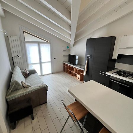 Appartement Mansarda Polpetta à Corsico Extérieur photo