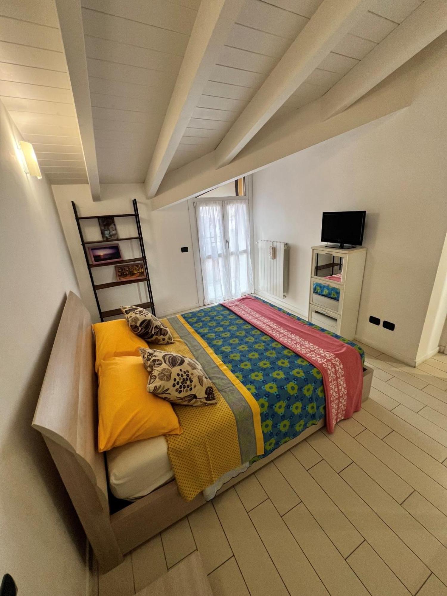 Appartement Mansarda Polpetta à Corsico Extérieur photo